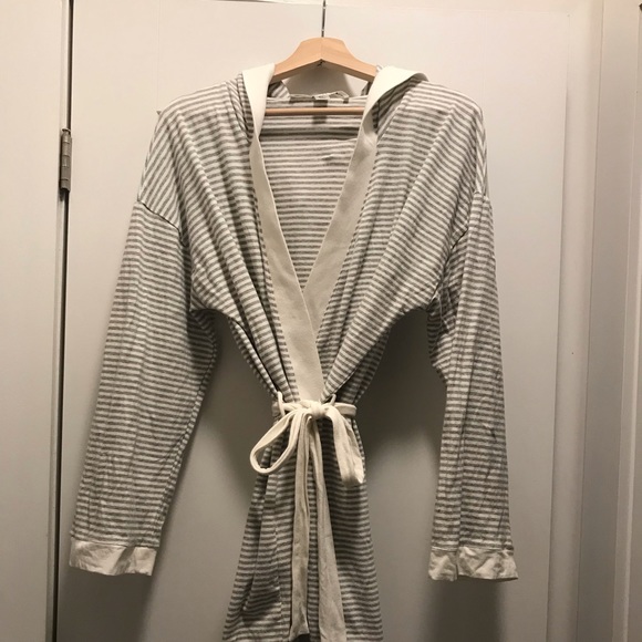 Max studio lounge robe. - Picture 1 of 3